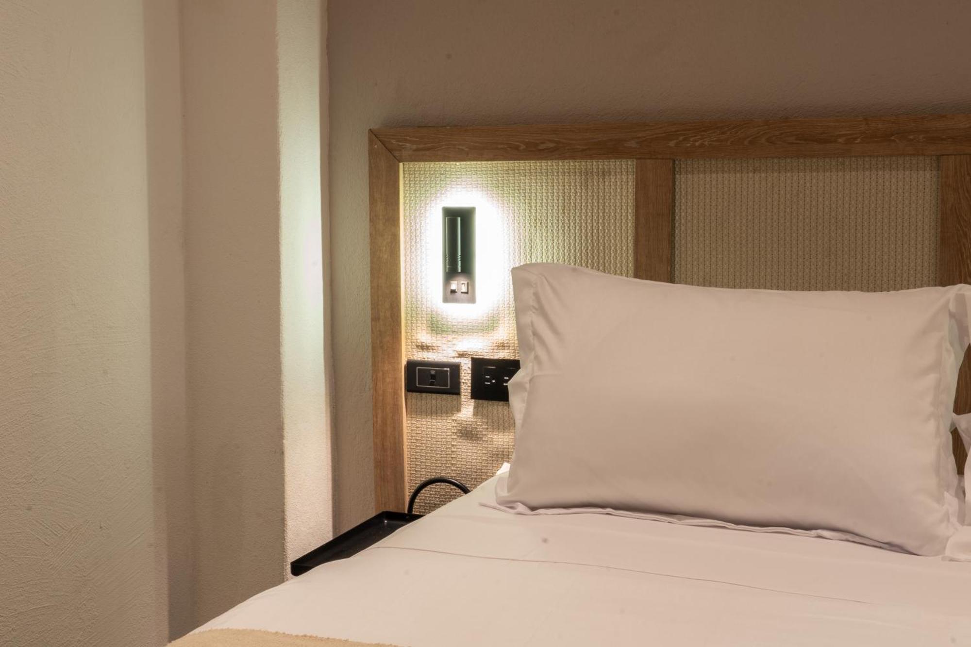 Casa Helena Hostel Hotel